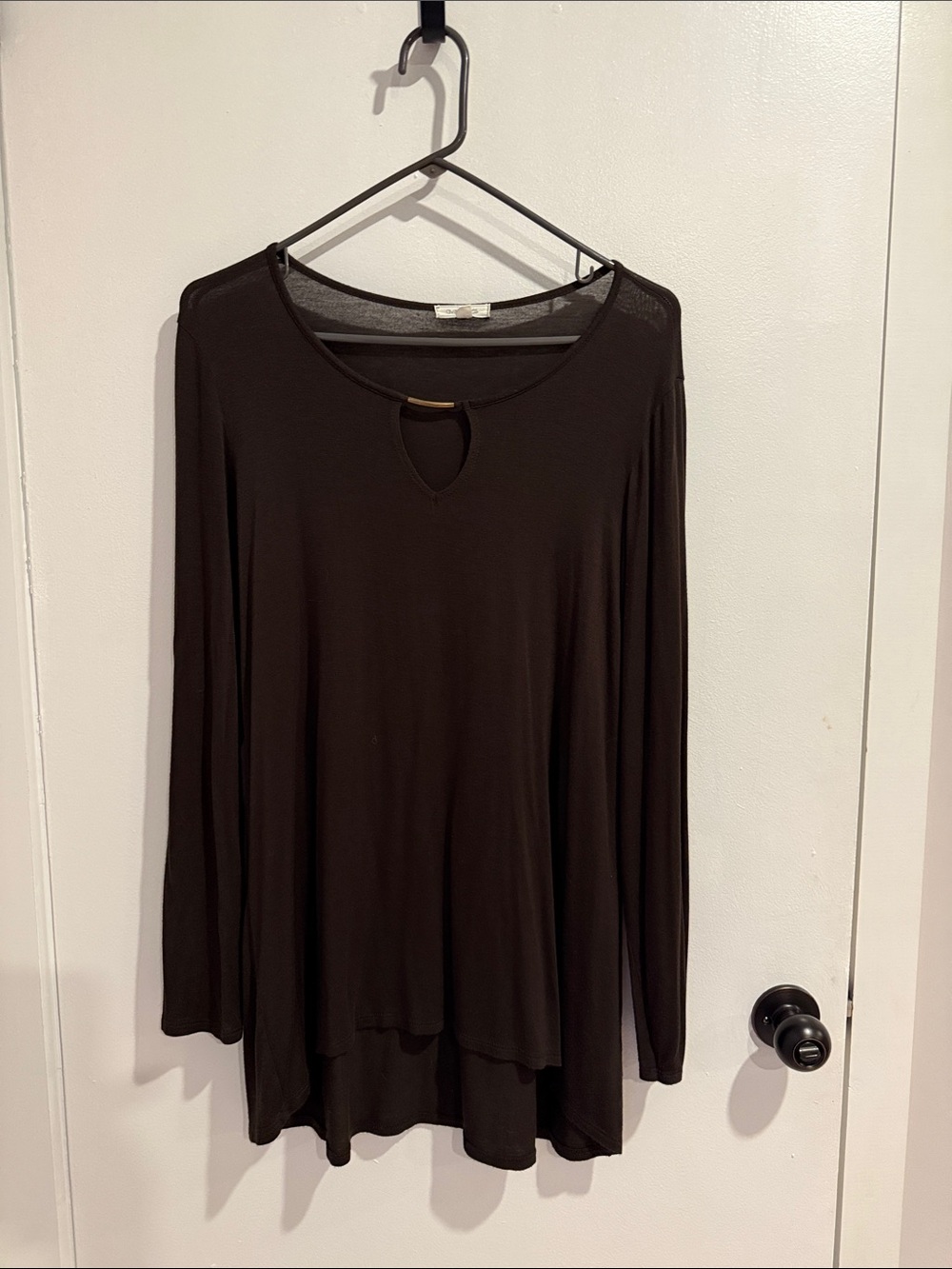 Ava James Brown Long-Sleeve Keyhole Tunic Top